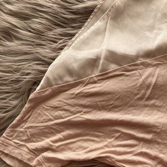 Express top with slits on shoulder - Picture 3 of 4